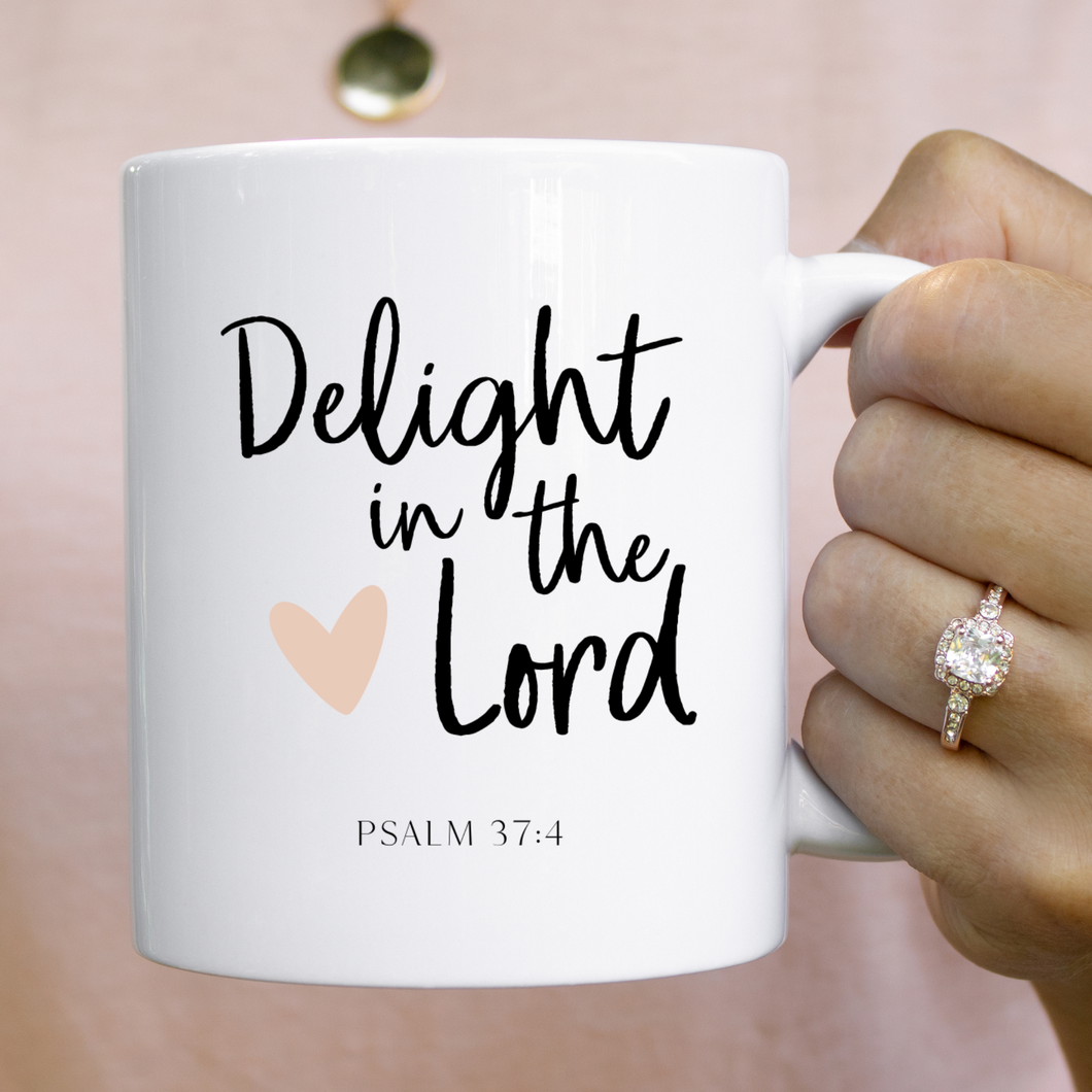 Delight in the Lord mug with one design choice